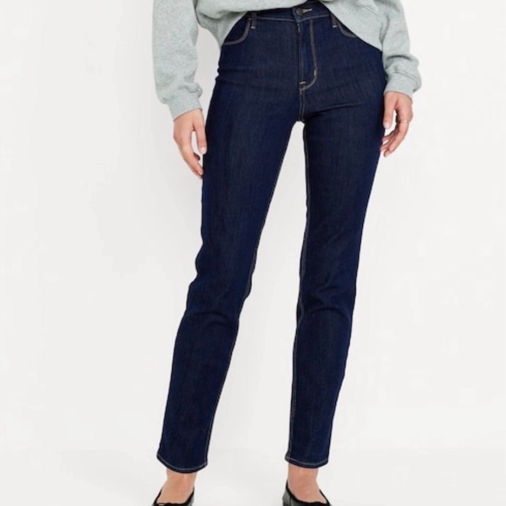 Old Navy High-Waisted Wow Straight Ankle Jeans in Dark Wash